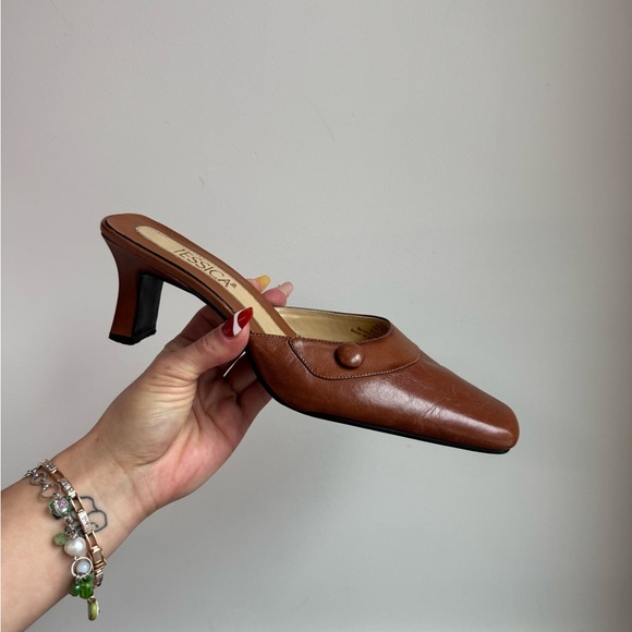 Jessica Brown Leather Slip-On Heels - Picture 7 of 7
